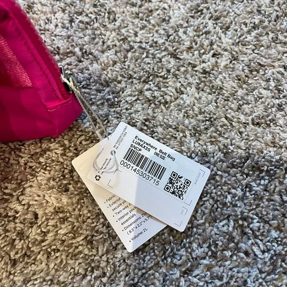 Lululemon Everywhere Belt Bag Sonic Pink - Picture 4 of 5